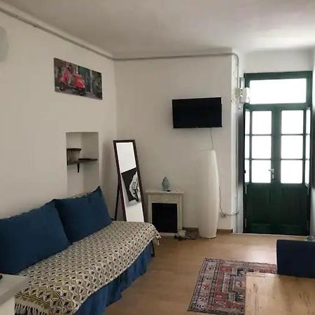 Monolocale A Lesa - Monolocale Indipendente Con Divano Letto E Angolo Cottura Extérieur photo