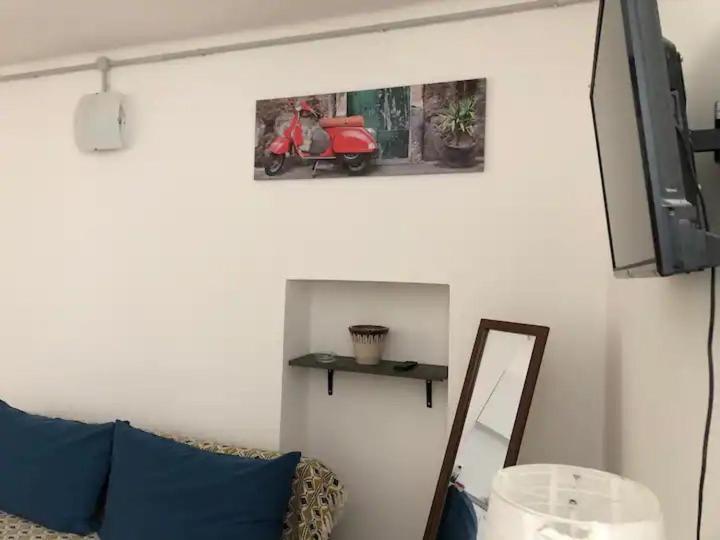 Monolocale A Lesa - Monolocale Indipendente Con Divano Letto E Angolo Cottura Extérieur photo