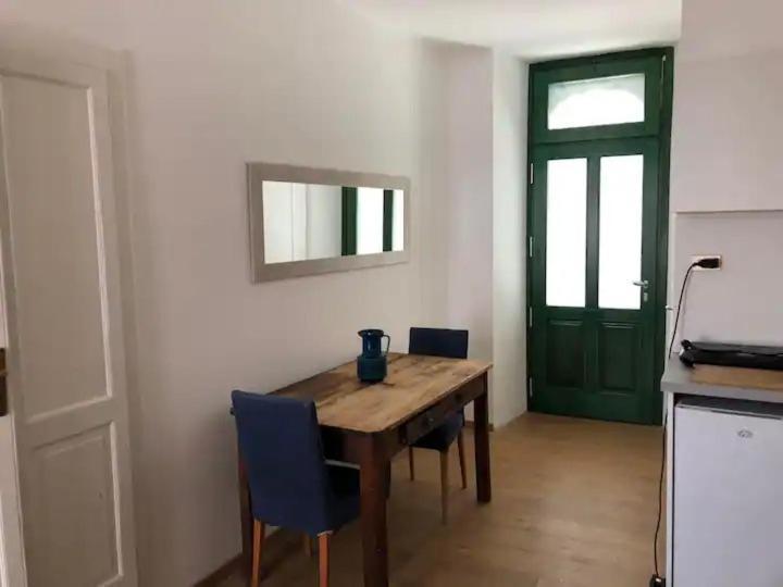 Monolocale A Lesa - Monolocale Indipendente Con Divano Letto E Angolo Cottura Extérieur photo